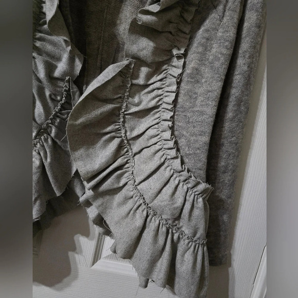 A'Reve Anthropologie Ruffled Open Front Cardigan, Wool Blend, Curved Hem, EUC! - Picture 5 of 11